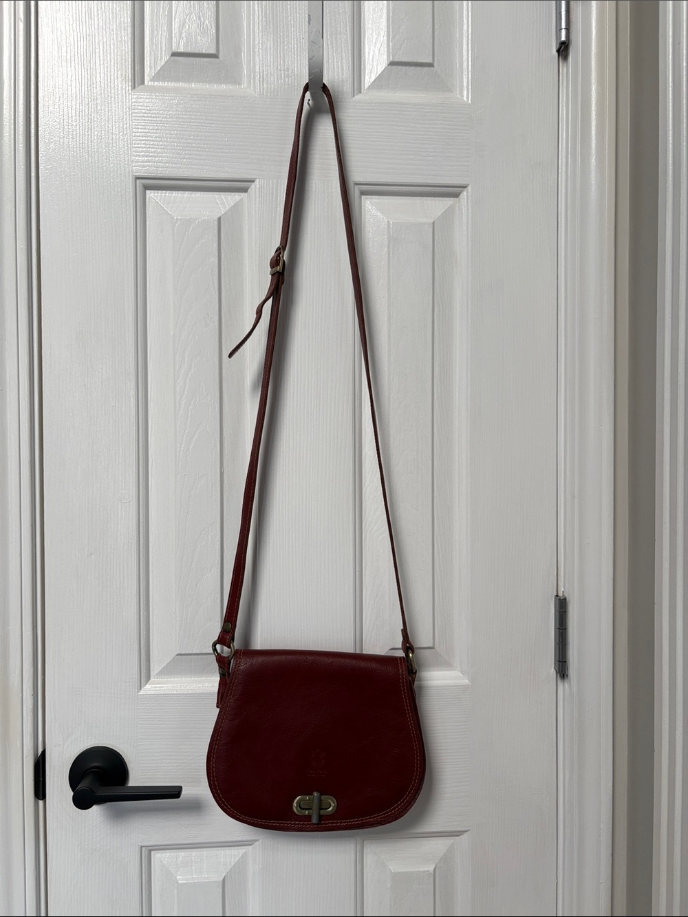Vera Pelle Deep Red burgundy Leather Saddle Crossbody Bag Italian
